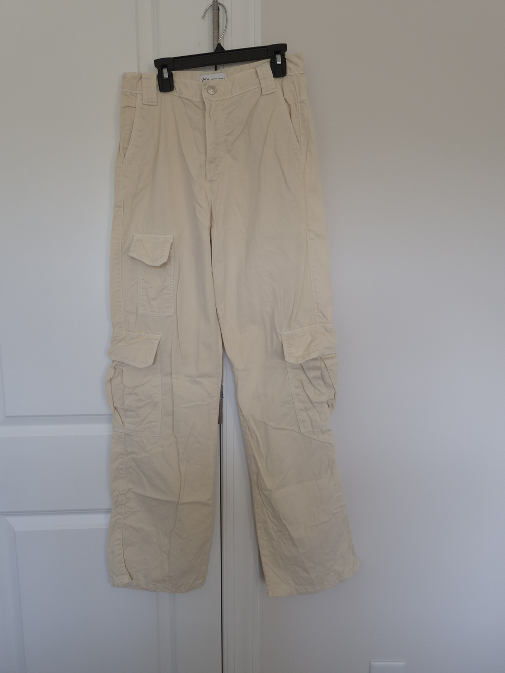 Zara Women's Cargo Pants in Beige